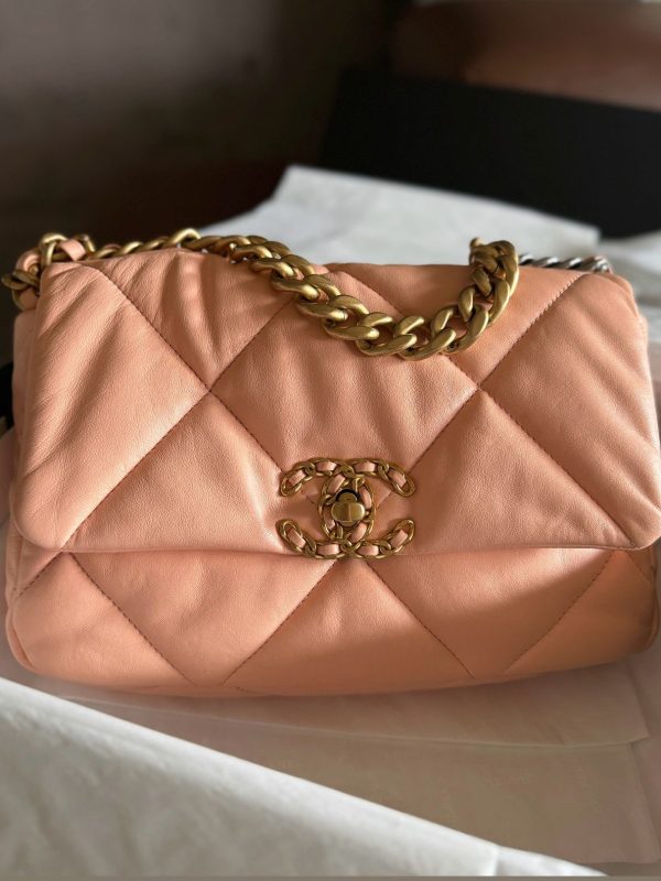 CHANEL 19 SMALL