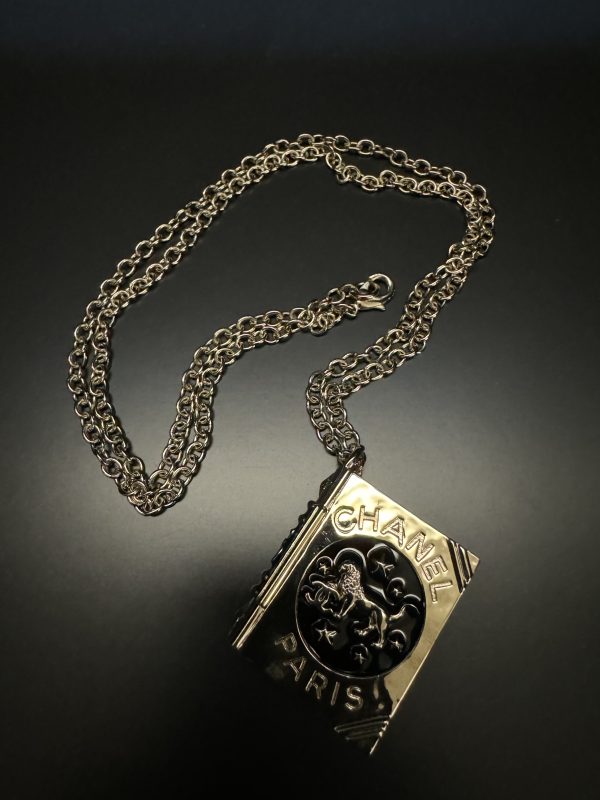 CHANEL LONG NECKLACE