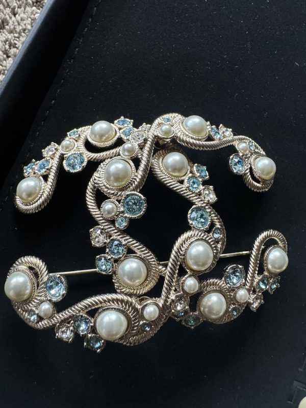CHANEL DOUBLE C BROOCH