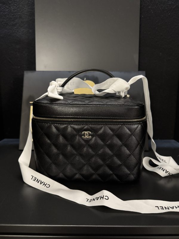 CHANEL VANITY