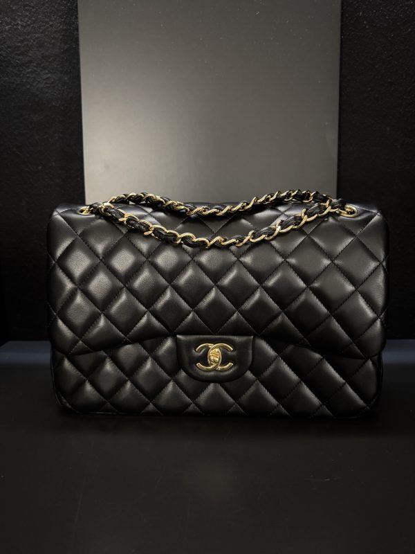 CHANEL CLASSIC JUMBO