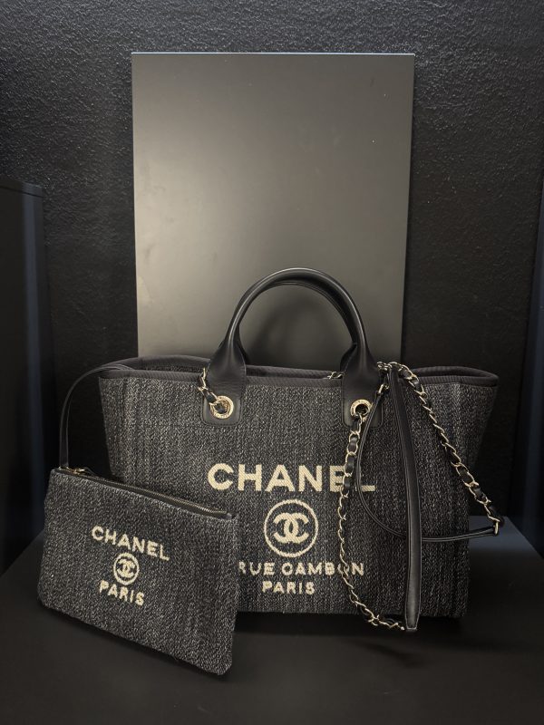 CHANEL DEAUVILLE SHOPPING BAG